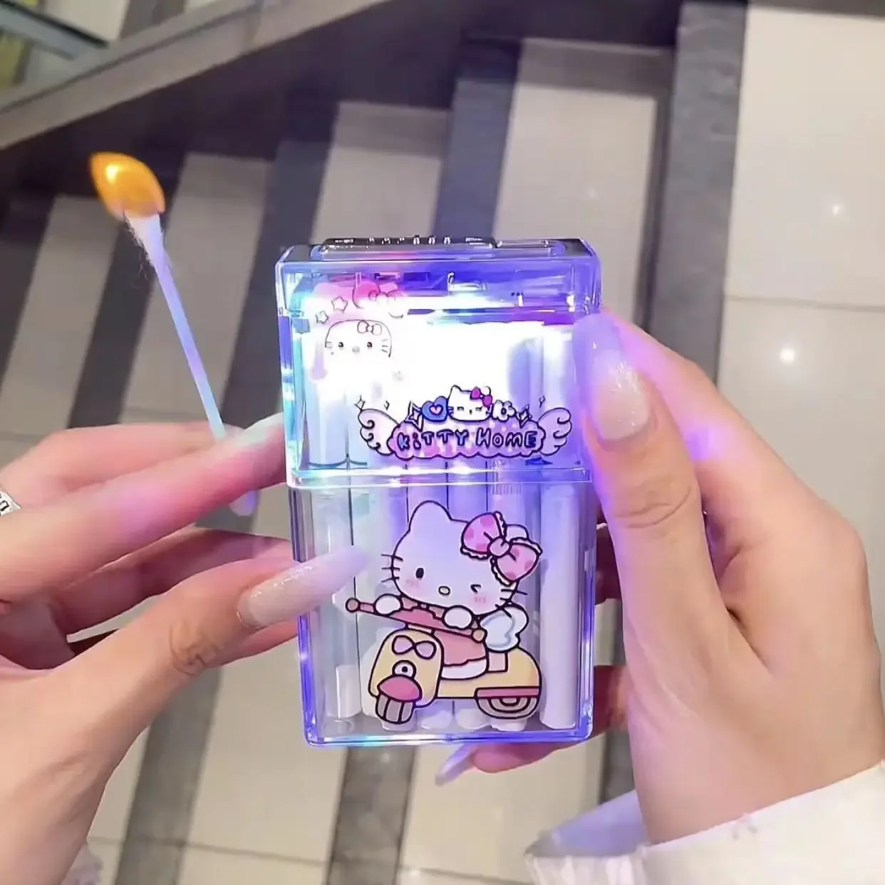 Flashy Sanrio Cigarette Case with Built-in Rechargeable Hello Kitty Kuromi Lighter: A Glitzy Smoking Accessory for Trendsetters