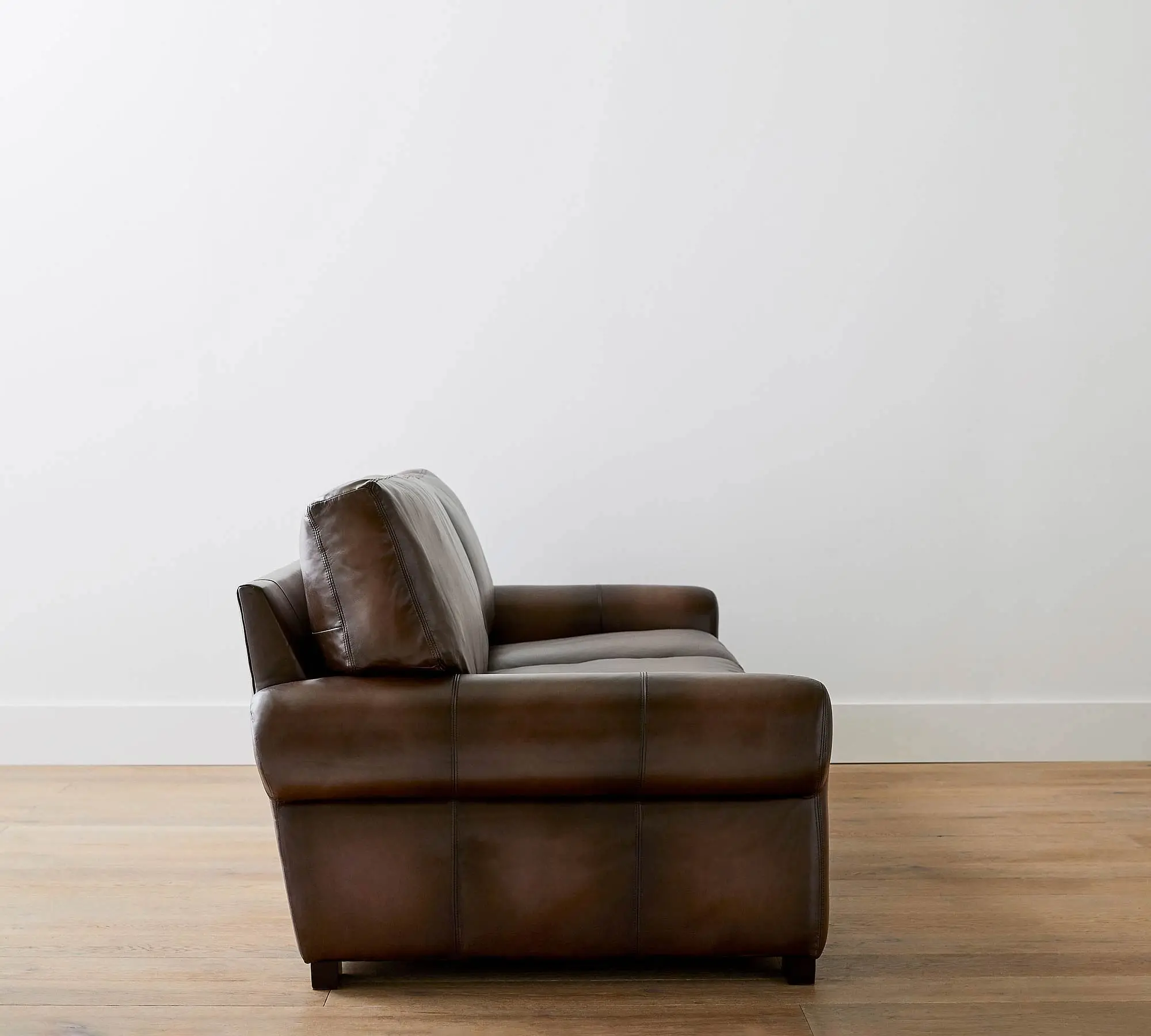 Modern Living Room Furniture Roll Arm Solid Wood Legs Seadrift Finish Leather Sofa