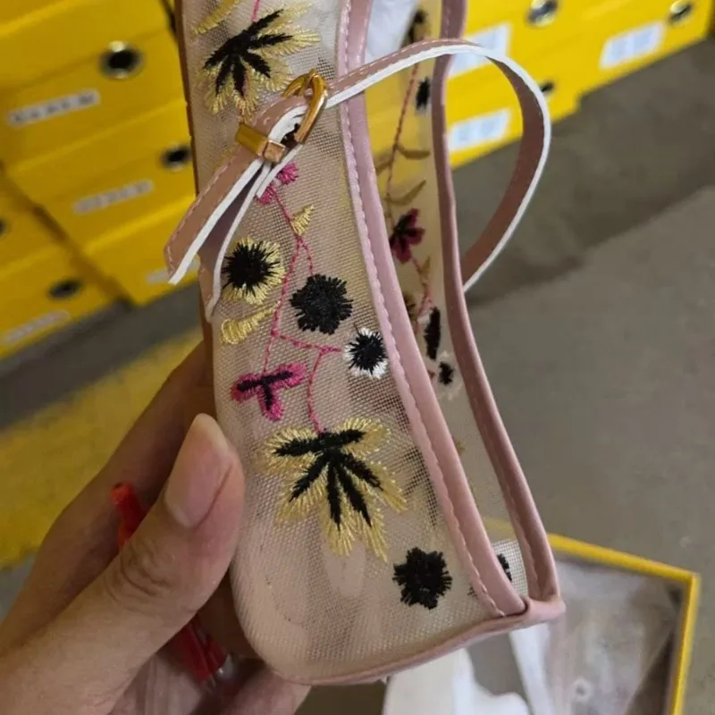 2026 Autumn New Women's Shoes Fashion Flower Embroidered Mesh Ballet Flat Shoes Chinese Style Women's Shoes view 5