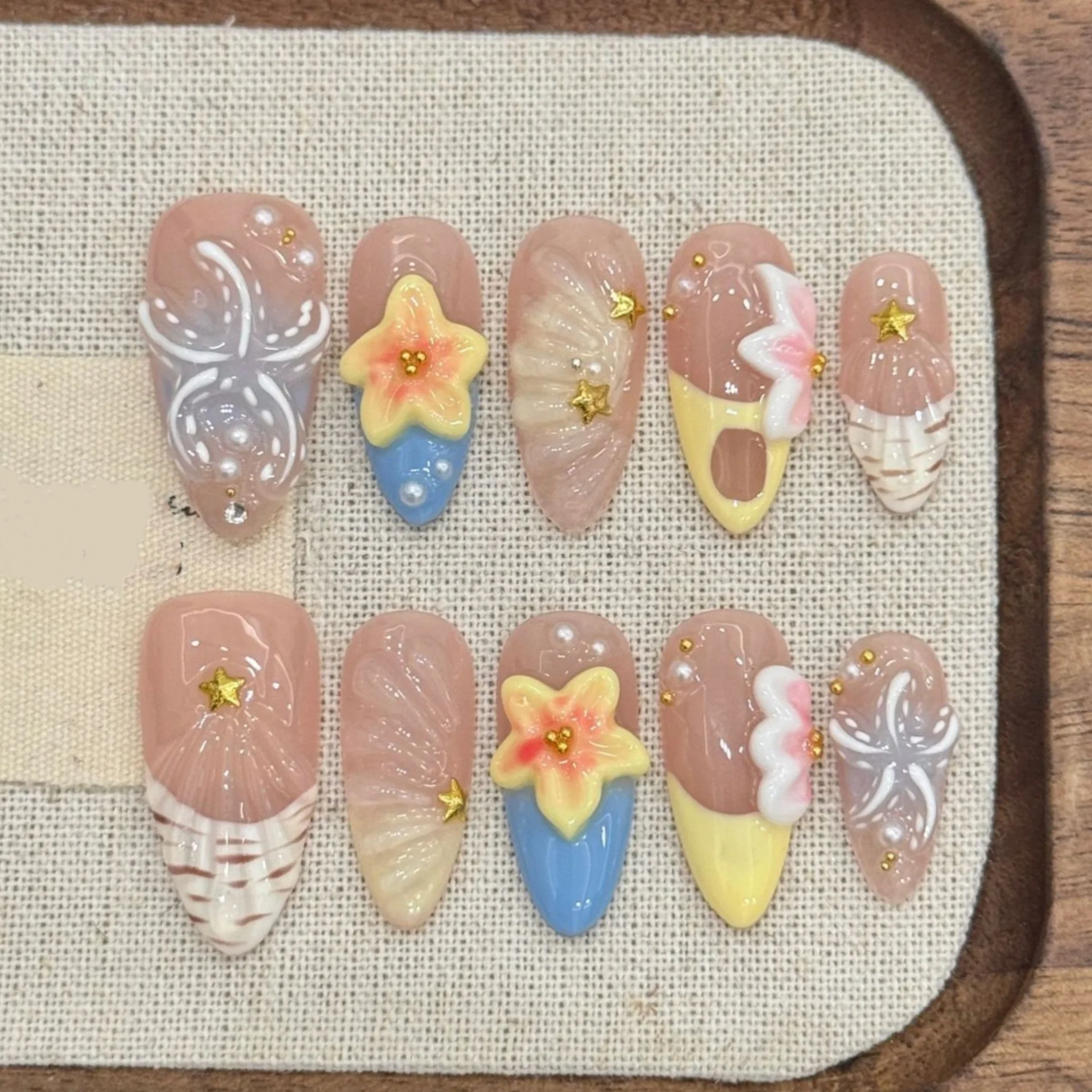 10st Franse handgemaakte nepnagelsets Druk op roze Cat's Eye Middellange amandelnagels Tips Bloem Strass Ontwerp Valse nagel