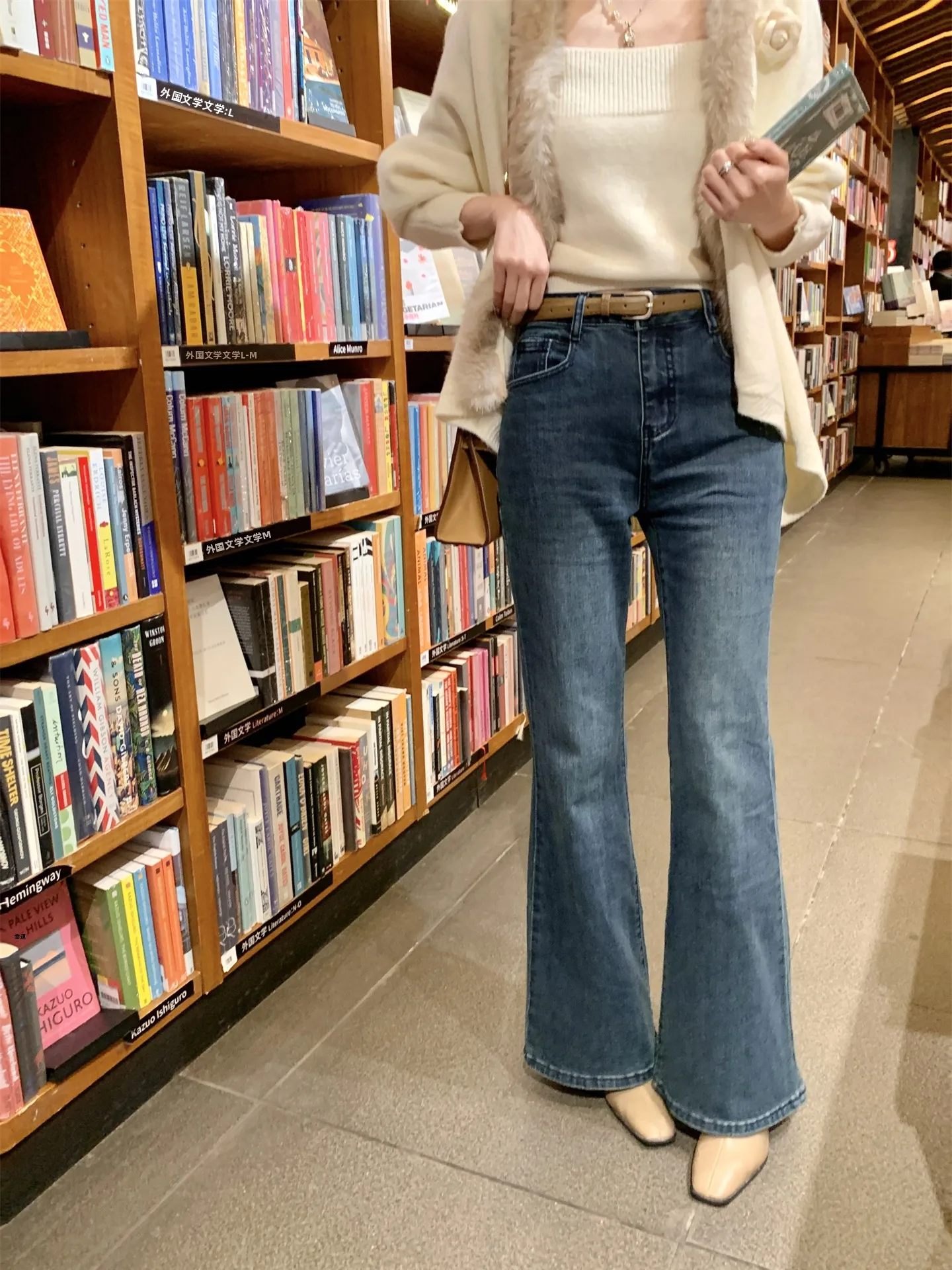 

Женские джинсы с высокой талией, облегающие, повседневные, модные, универсальные, слегко расклешенные, из денима, для работы, весна-осень, хлопок