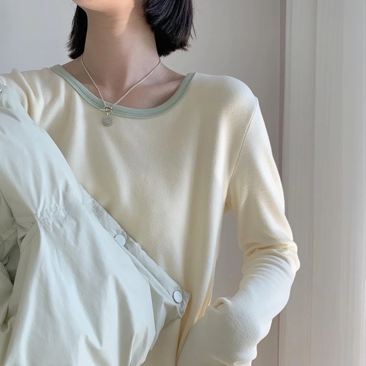 Self-Heating Fleece-Lined Long Sleeve T-Shirt Women's Autumn Winter Thickened Slim Fit round Neck Versatile Base Layer Shirt