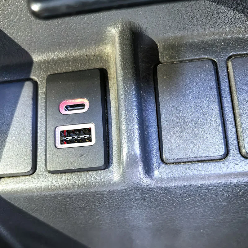 Car USB Charger For Nissan Patrol Y60 QC 3.0 Power Adapter Phone Charger Safari Y60 Armrest Box Modification Accessories
