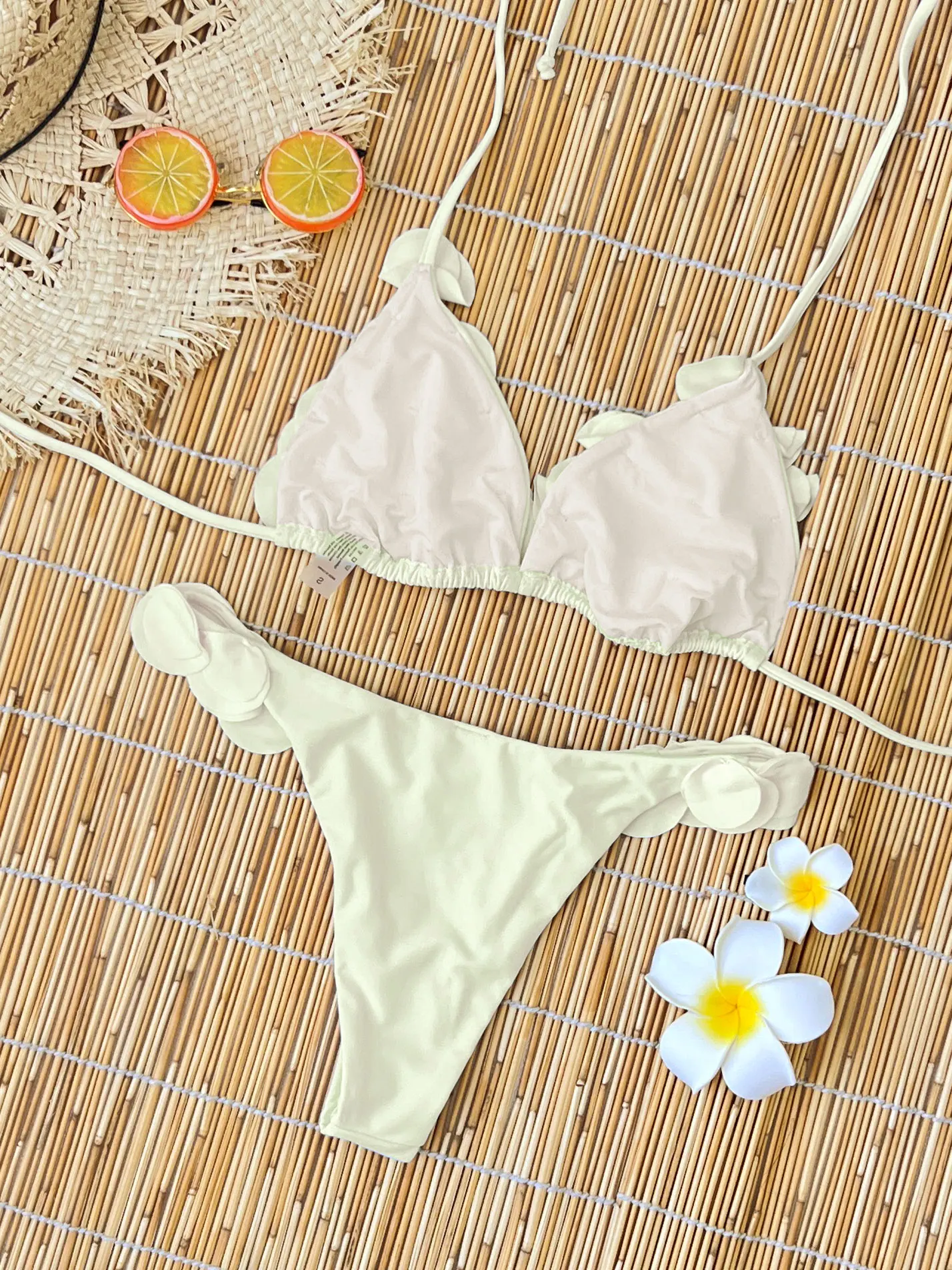 2025 신상 섹시 블랙 비키니 세트 (밴도 탑, 골드 스팽글, 하이웨이스트 디자인) - 여름 해변 및 수영장 파티에 완벽