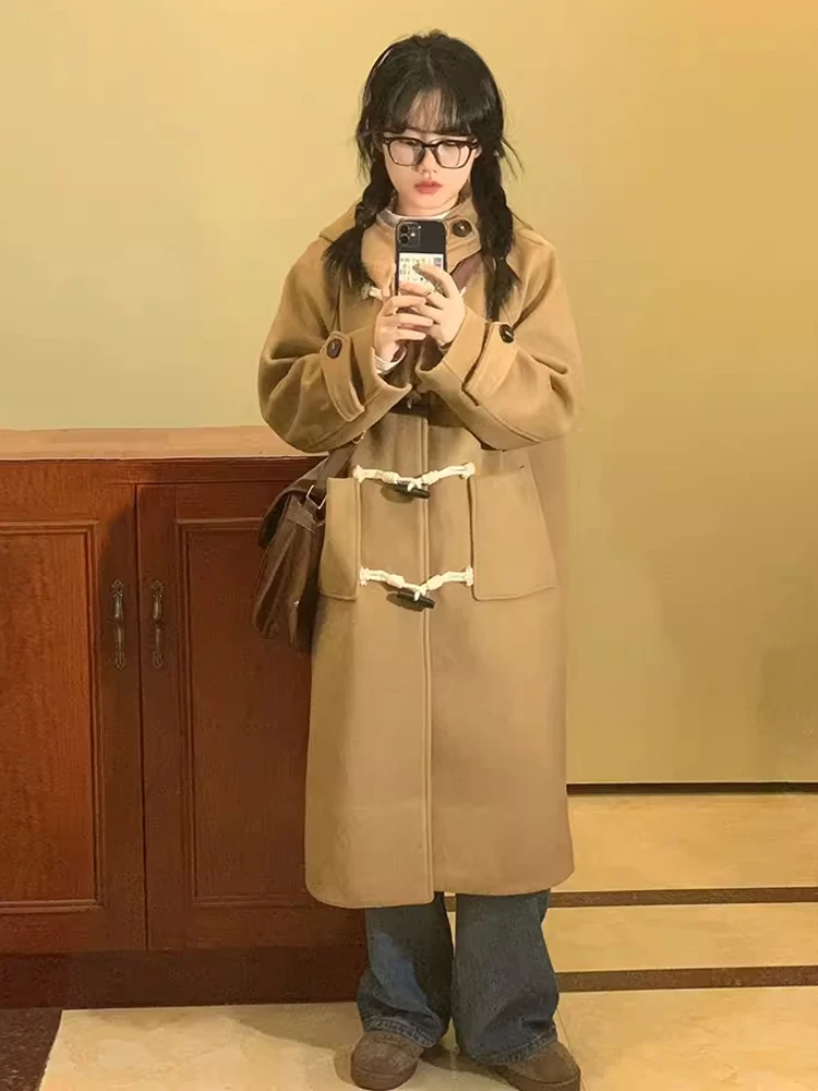 Thiened Woolen Coat 여성용 가을 겨울 신상 일본 스타일 버튼 디자인 소형 카멜 색상 아우터웨어
