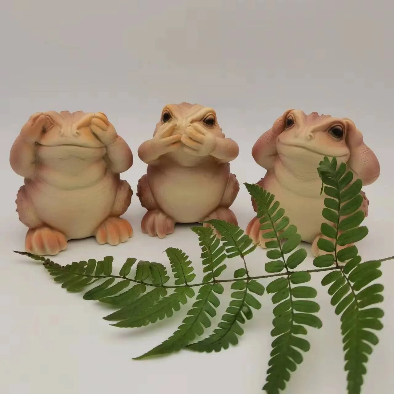 

Симпатичное животное, имитация украшения из смолы, трехступенчатая жаба для внутреннего гостиной, открытый двор, сад, праздничное украшение, украшения
