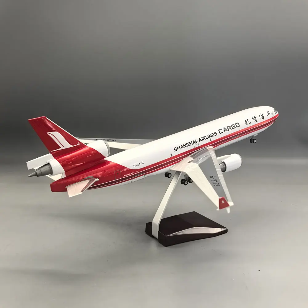 47cm Shanghai MD-11 Resin Diecast Airplane Model Kit 1/130 Scale Collectible Adult Gift with Stand for Aviation Enthusiasts