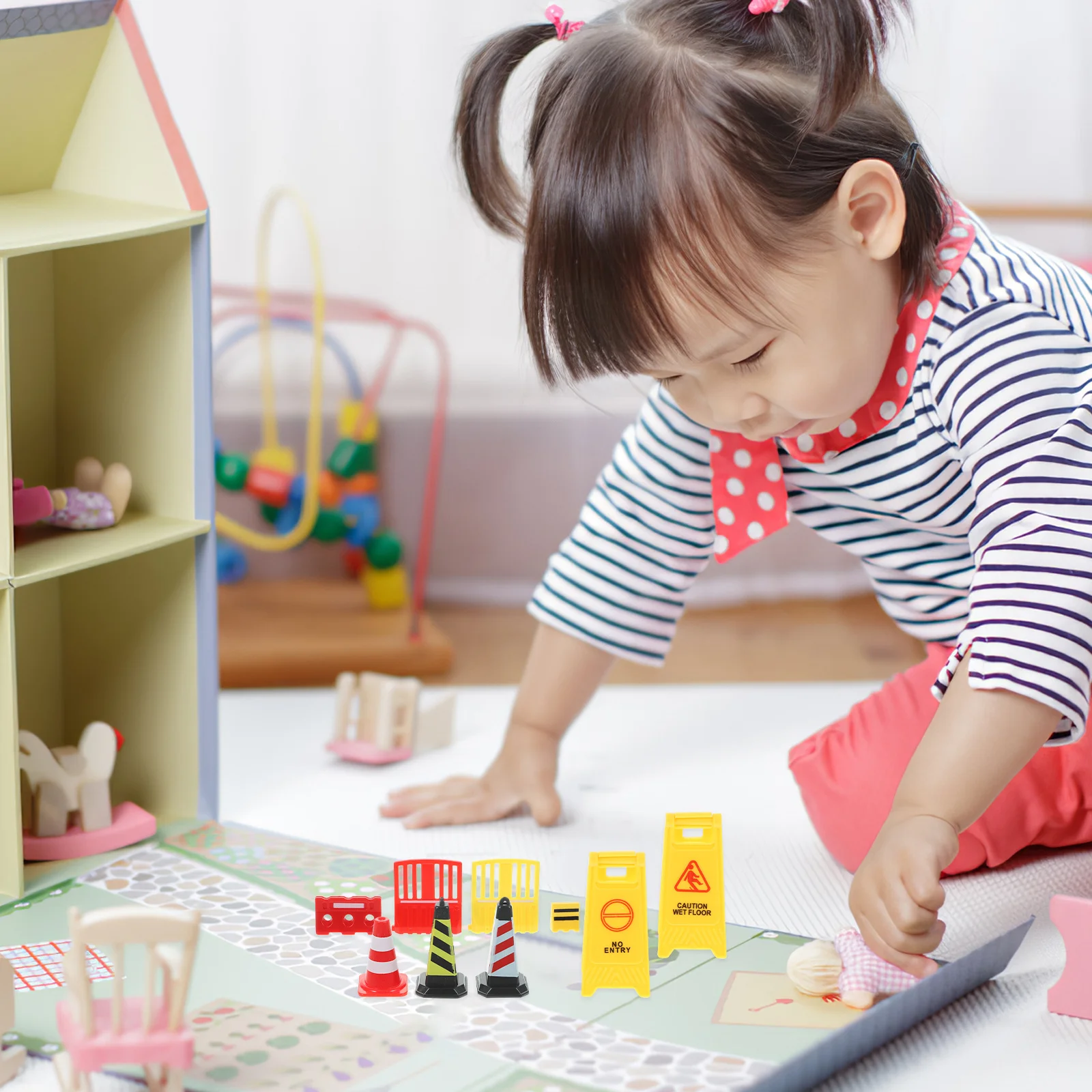 1Set Verkehrsbarrikade-Schilder, Mini-Straßenblock, pädagogisches Spielzeug, leuchtende Farben, leicht, einfach zu tragen, realistisch