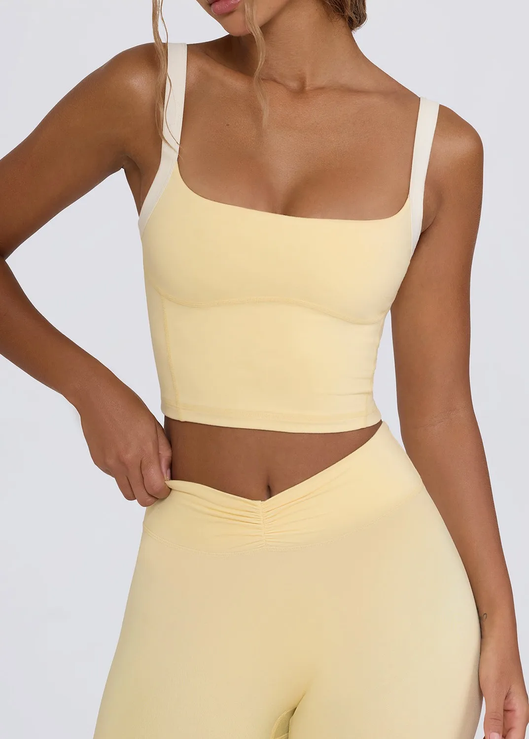 Women's Square Neck Sports Tank Top, Contrast Strap Low Back Crop Top for Yoga Gym Workout Fitness