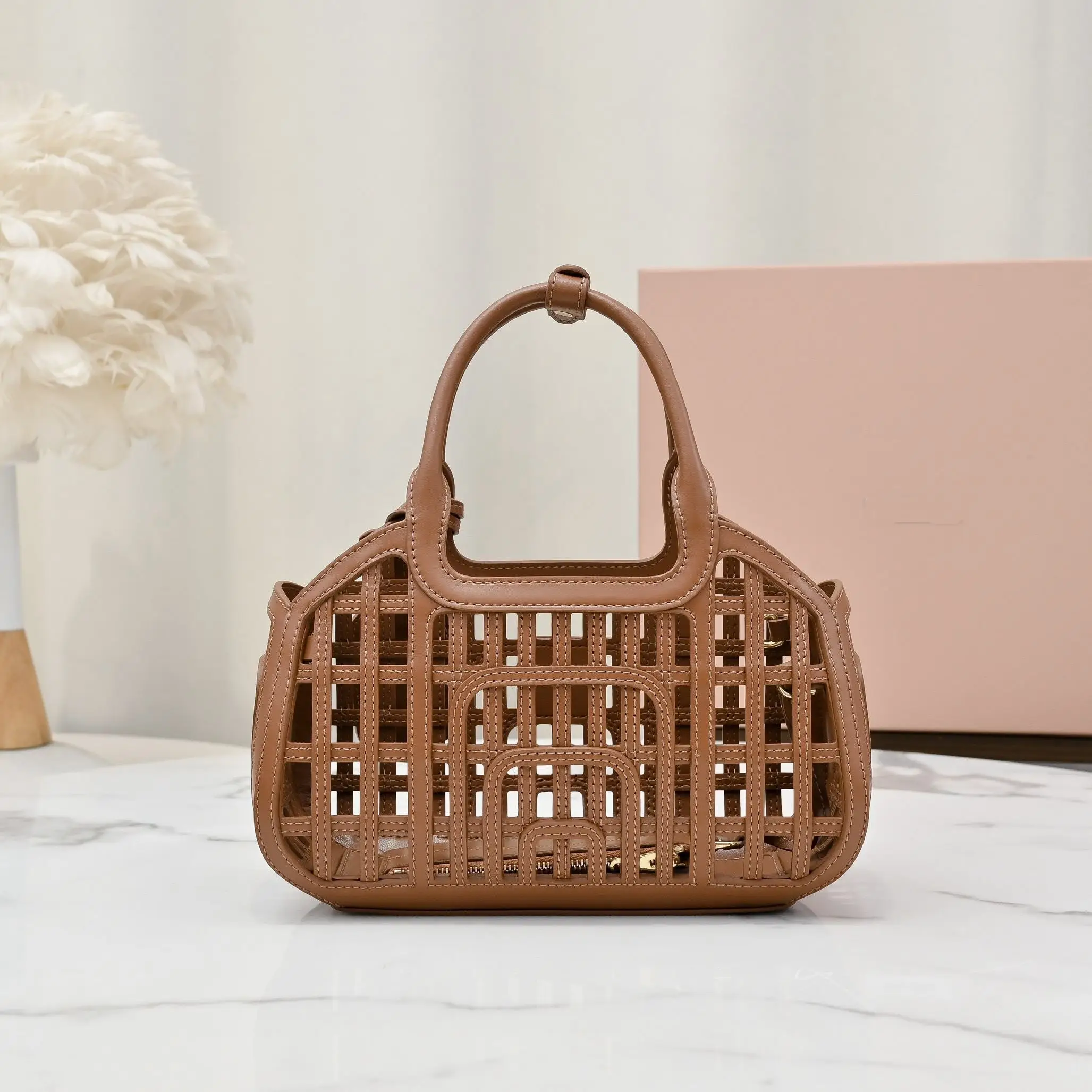 

2025 New Women's Hollow-Out Leather Basket Bag Fashion Woven Handbag Casual Crossbody Purse Tote Shoulder Bag for Ladies