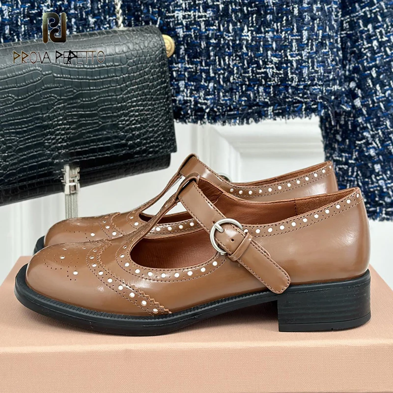 

Retro Carving Leather Shoe Girls All Match Cut Out Buckle Strap Sqaured Heel Autumn New Broc Handsome Pumps Single Shoe