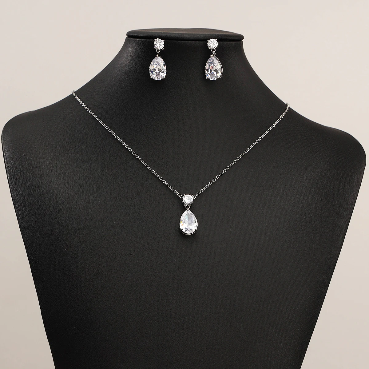 Fashion Ladies Bridal Wedding Jewelry AAA Cube Zirconia Necklace Earrings Set