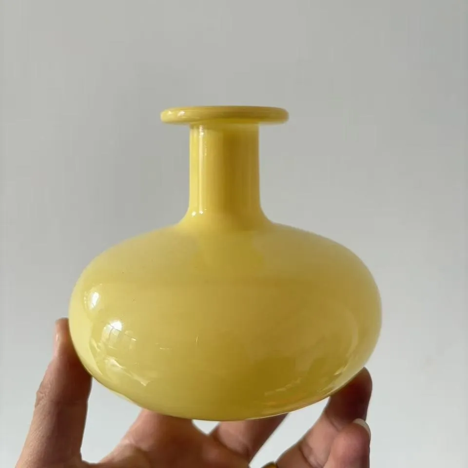 French Retro Glass Vase Embossed Small Diameter Mini Vase Flower Arrangement Vase Water Cultivation Perfume Bottle