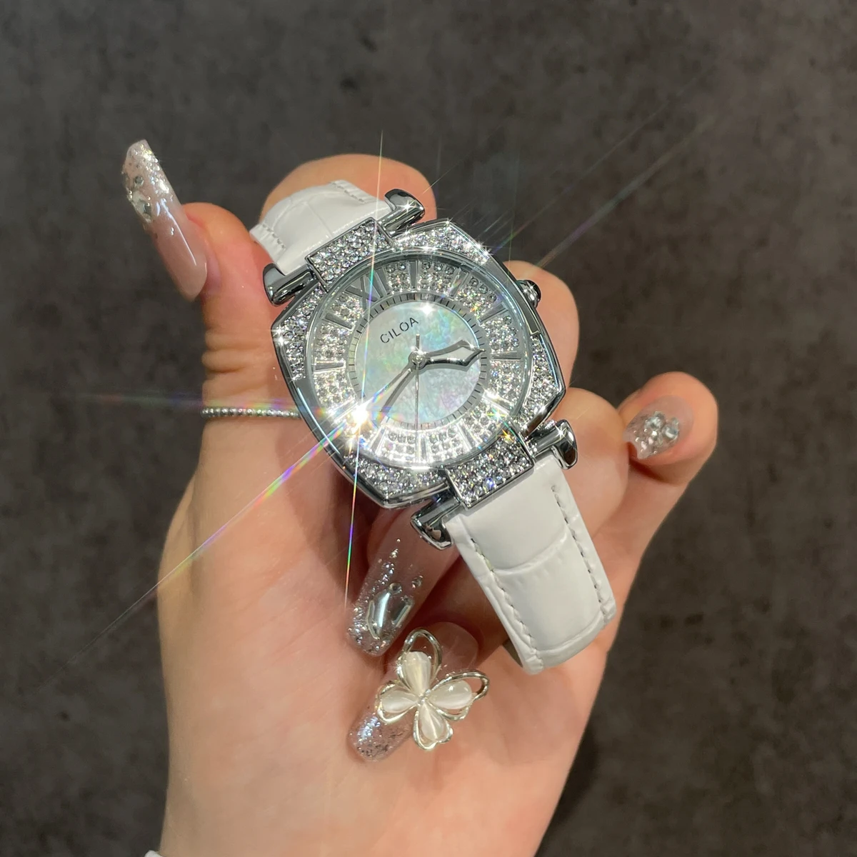 

CILOA round temperament high value watch female brand genuine 2025 new waterproof quartz watch belt to send girlfriend gift