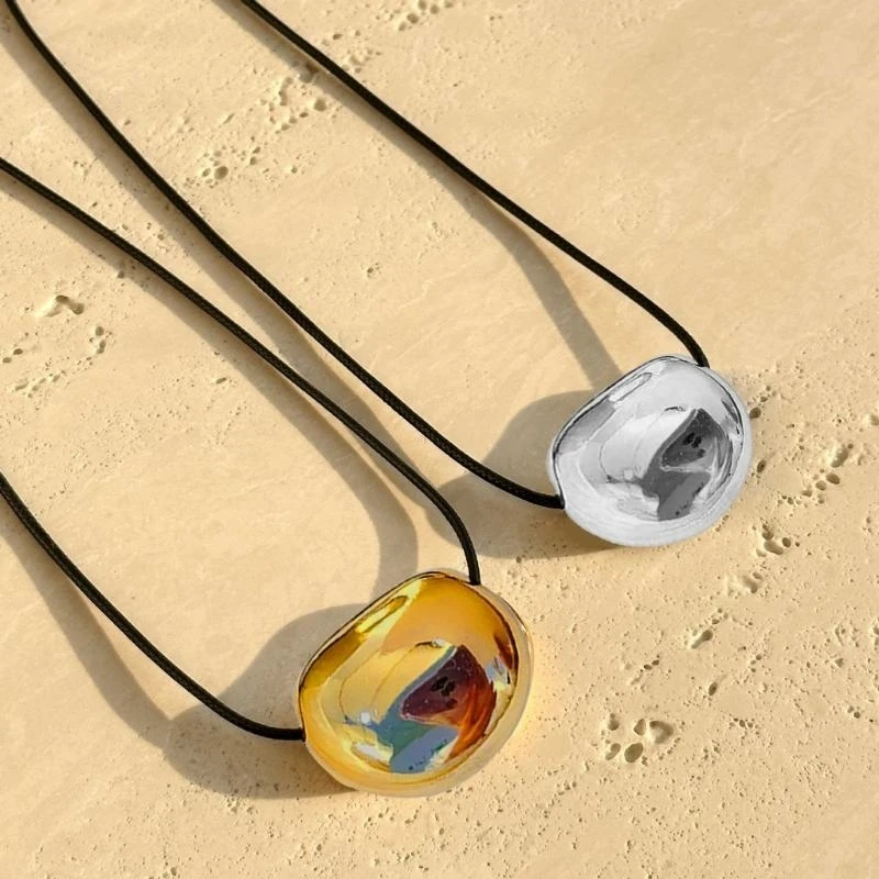 Stylish Metal Oval Shaped Neckchain Geometric Pendant Necklace Adjustable PU Leather Cord Clavicle Chain Elegant Jewelry