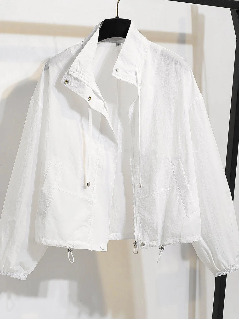 

White Women's Short Lightweight Jacket Spring Summer Fashion Sensation Sun Protection Top Zipper Closure Long Sleeve Loose Fit