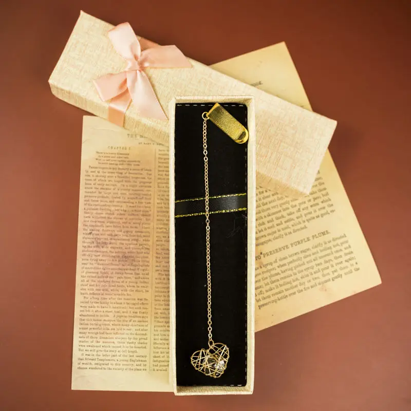 

Luxury and Exquisite Bookmarks Korean Simple Bookmarks Hollowed-out Metal Tags Hollowed-out Student Gift Bookmarks Gift Box