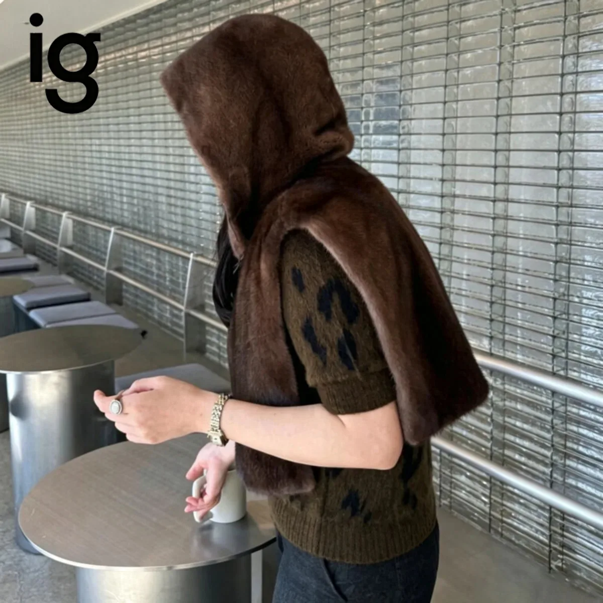 IG 2026 New Women Big Lapel Faux Fur Short Coat Thick Warm Fluffy Loose Long Sleeve Solid Color Winter Outerwear Jacket