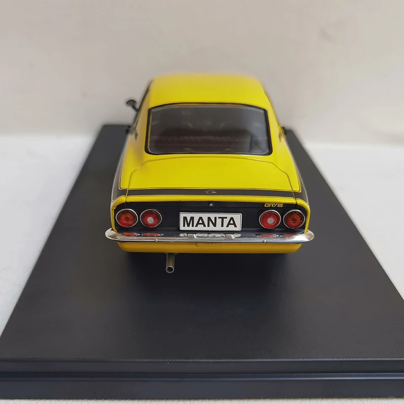 IXO 1:24 Scale OPEL MANTA AGT/E Alloy Simulation Car Model Diecast Toy Collectible Ornaments