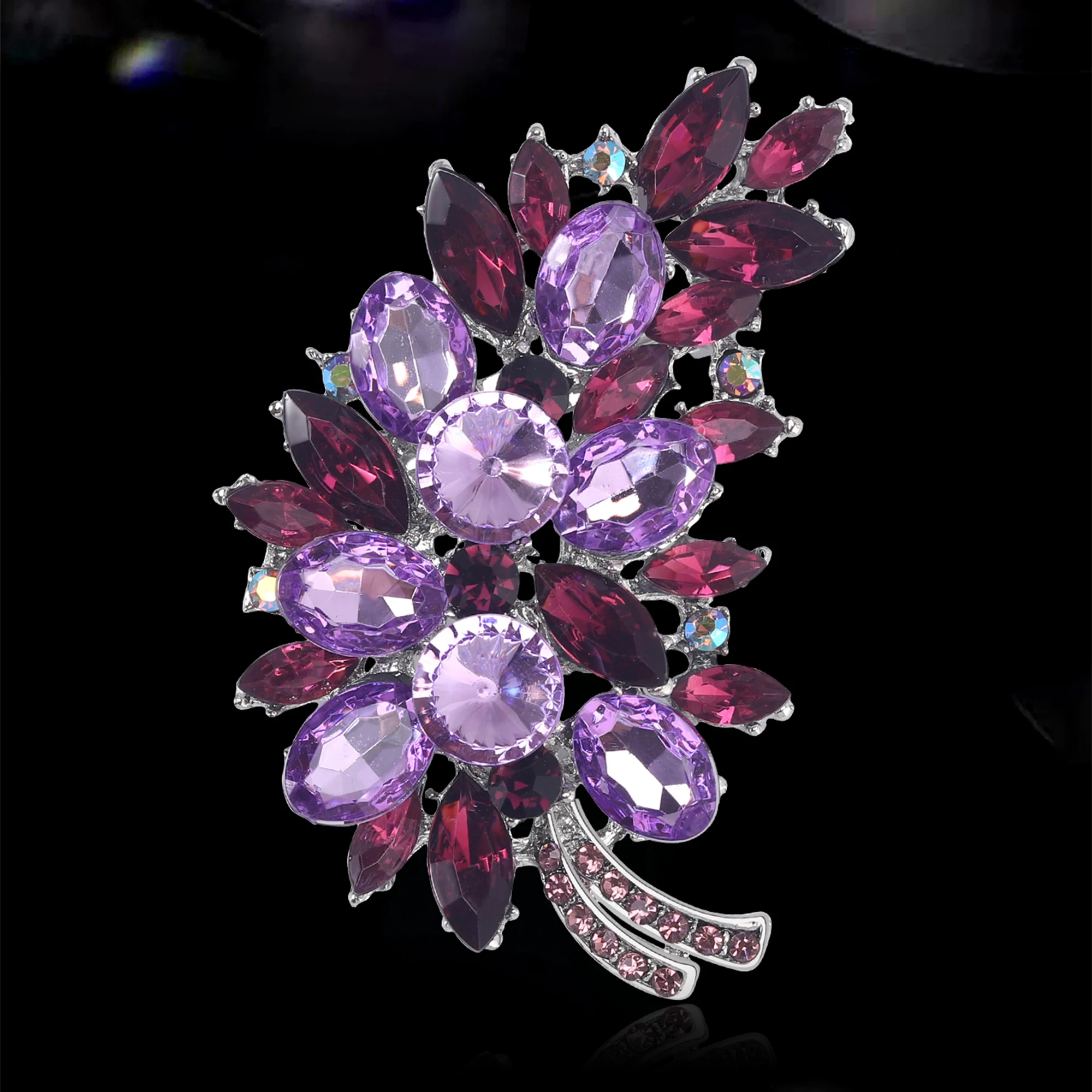 

Fashion Rhinestone Brooches for Women Unisex Crystal Glass Pins Keychain Event Party New Gifts Jewelry Decoration Accessories