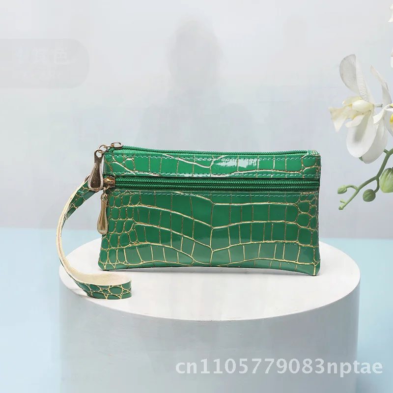 

Ladies Crocodile Pattern Clutch Bag PVC Classic European American Retro Double Pull Coin Purse with Zipper Polyester Lining