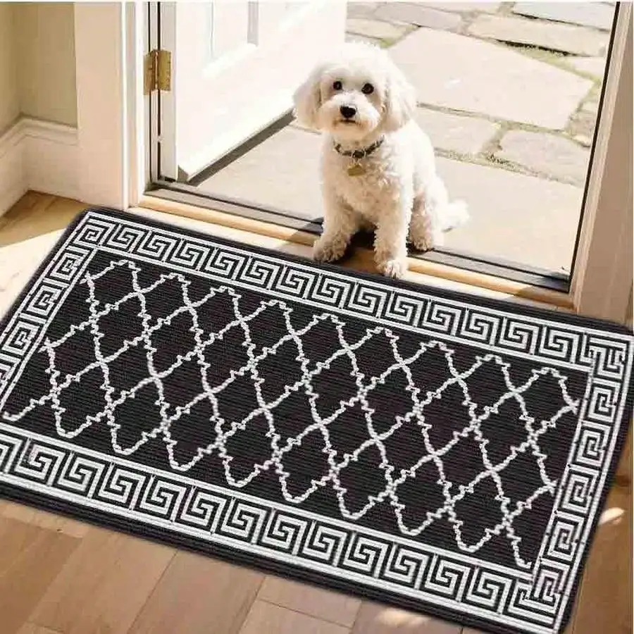 1pc Flannel Floor MatModern Geometric Print Rectangular Area Rug Black And White Greek Key Border Trellis Pattern Floor Mat For Living Room Bedroom Home