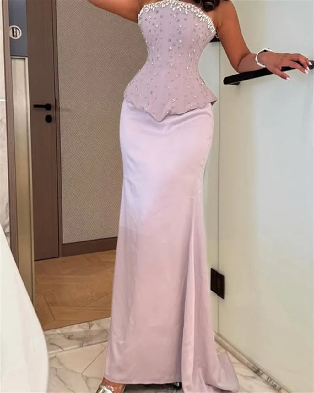 

فساتين سElegnat Boat Collar Beading Shiny Two Pieces Saudi Dress Backless Floor Length Evening Gown with Court Customized