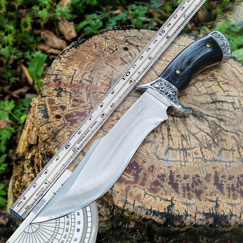 Self protective knives for outdoor survival, small blades with sharp edges and high hardness, field carrying straight knives