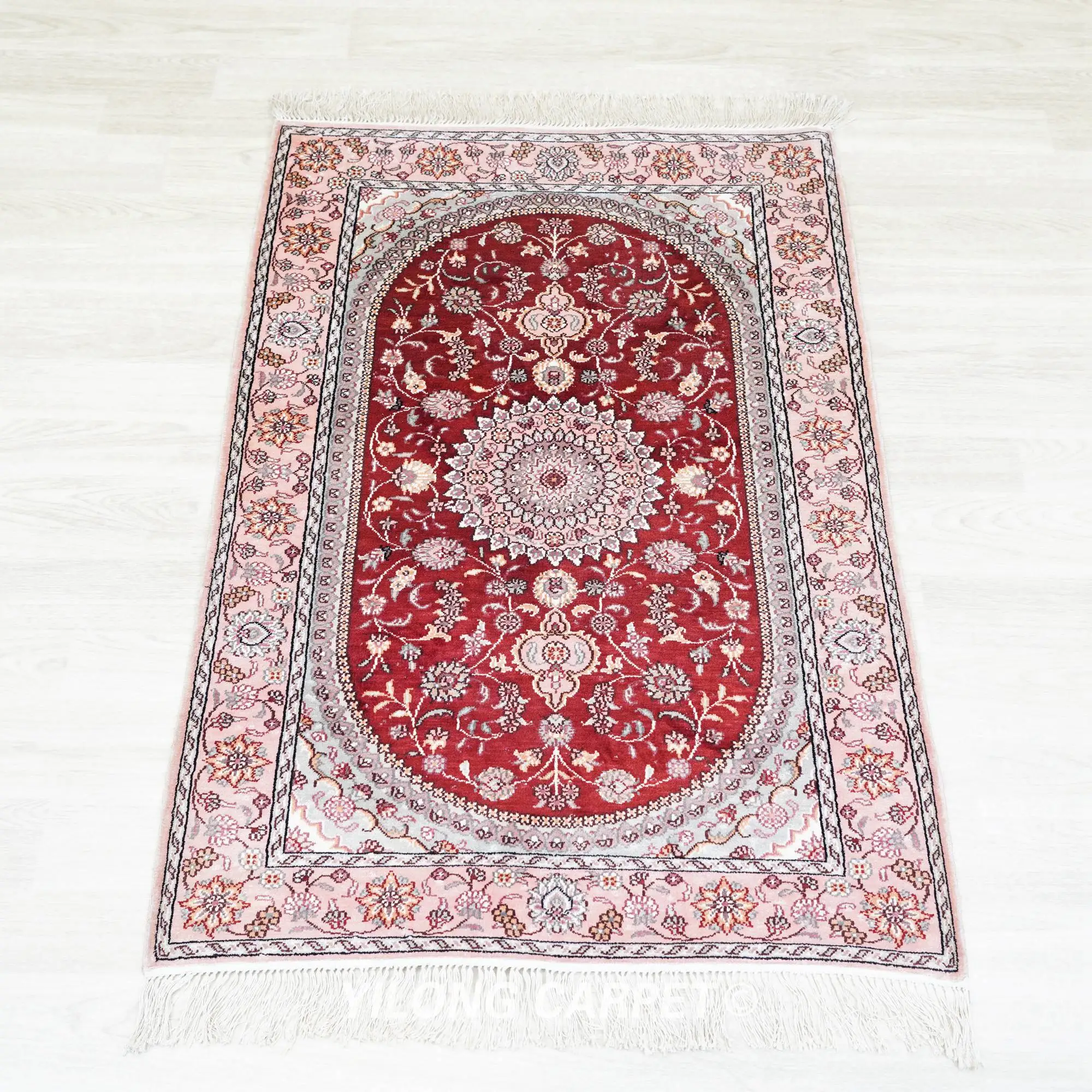 76x122cm Classical Persian Medallion Silk Carpet Handmade Red Exquisite Rug (YHW170B)