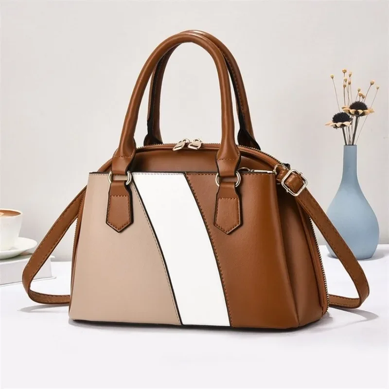 

Minimalist Tote Diaper Bag Women's Luxury Leather Crossbody Bag Vintage Designer Large Capacity Elegant And Functional