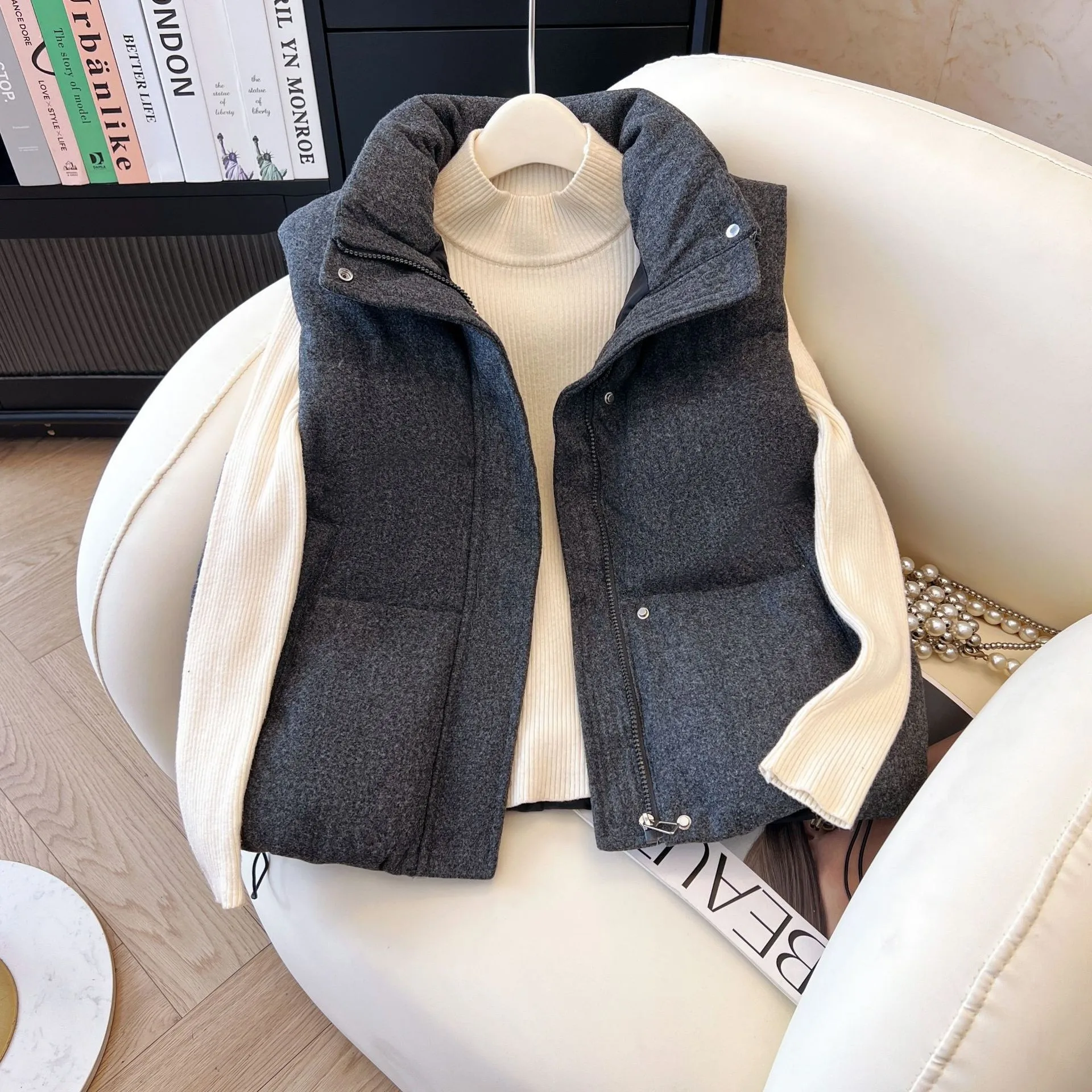 Women's And Women's Warm Stand Collar Loose Fit Woolen Vest with Zipper Closure Short Length Solid Color Pockets for Women