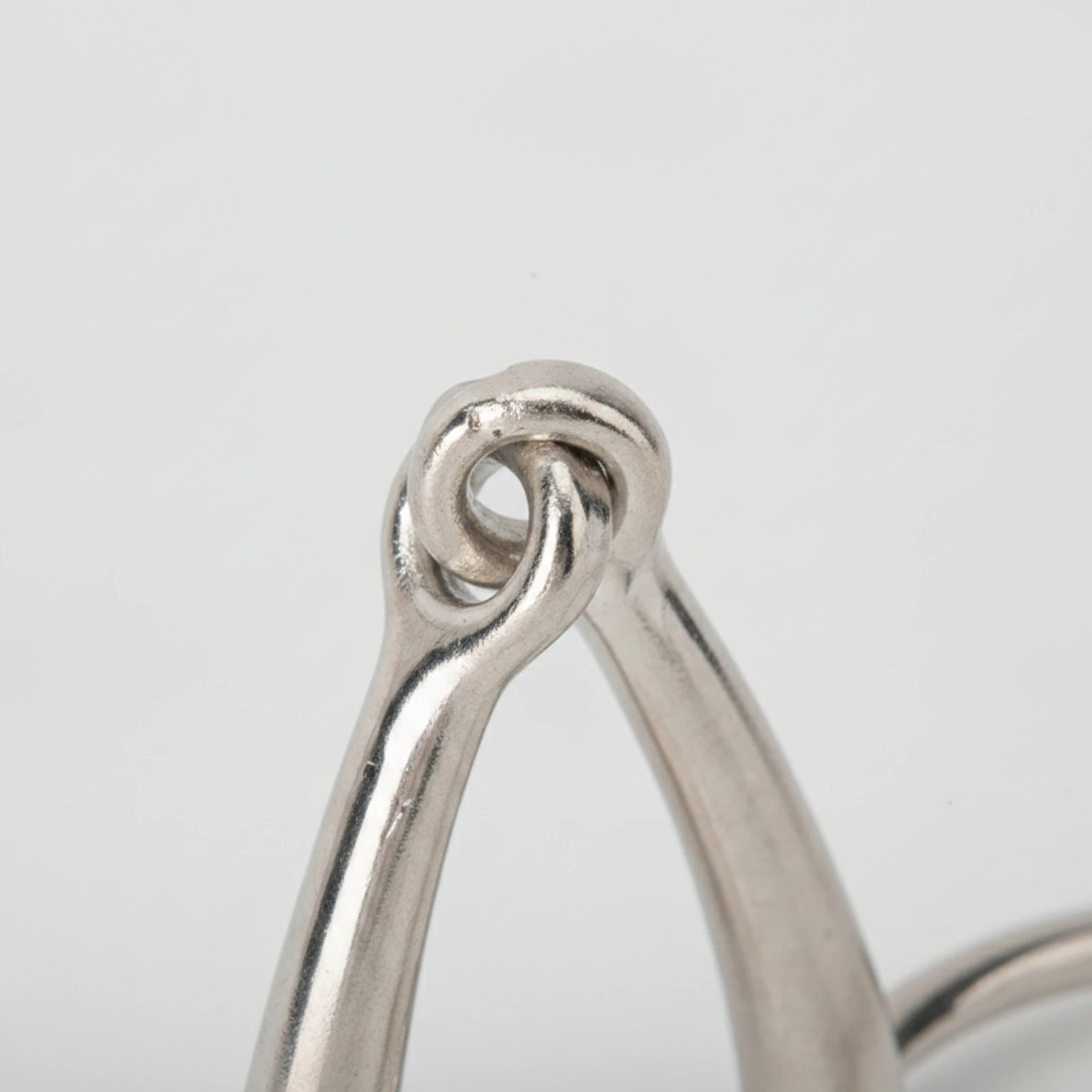 O-Loop Horse Bit Training-Friendly Jointed Mouthpiece Bit Equestrian Tack Even Pressure Distribution Rust-Resistant