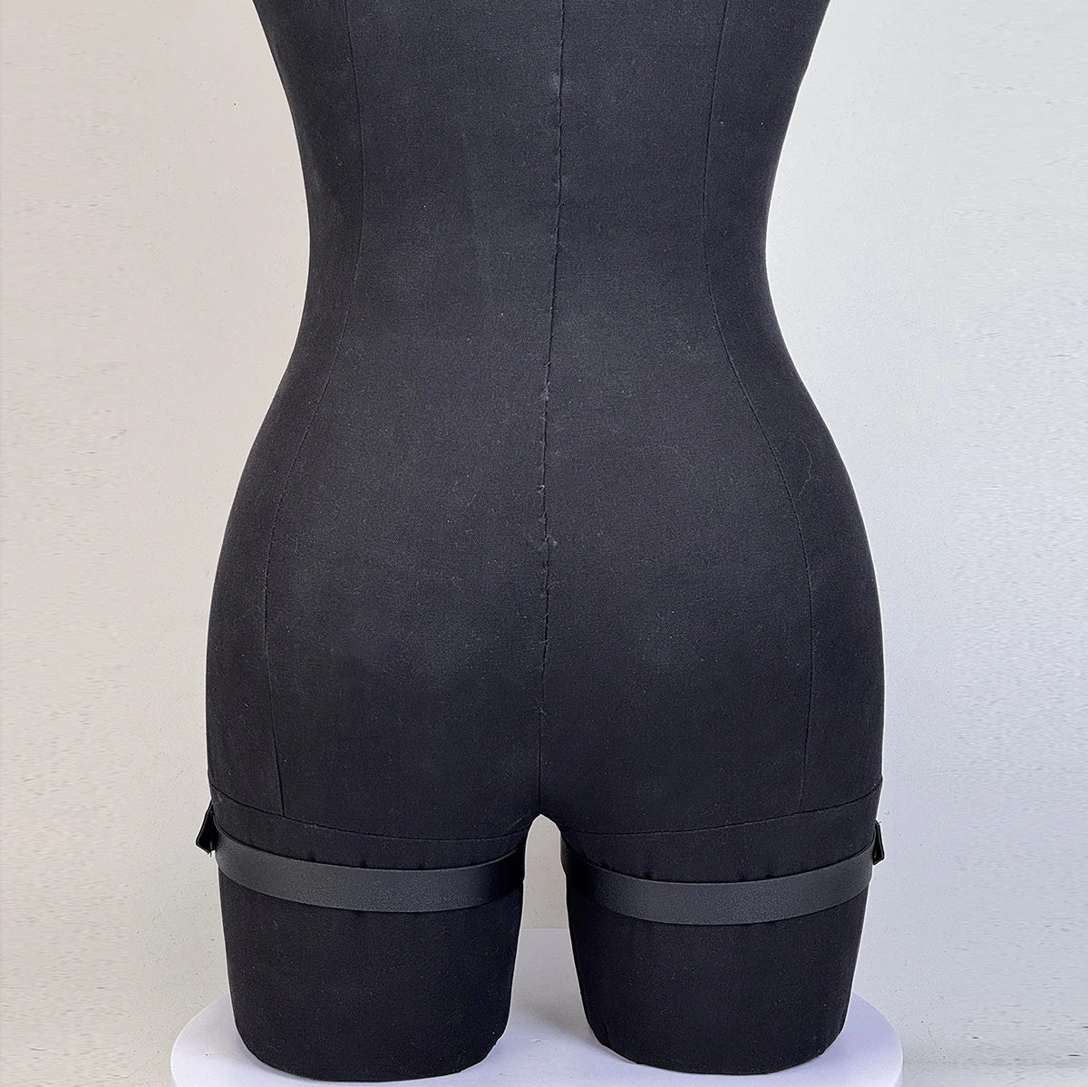 1 Paar schwarze modische Oberschenkelriemen für Damen, JK, verstellbare Oberschenkelriemen, Gothic-Punk-Oberschenkelriemen, modisches Oberschenkelzubehör – Detail 11