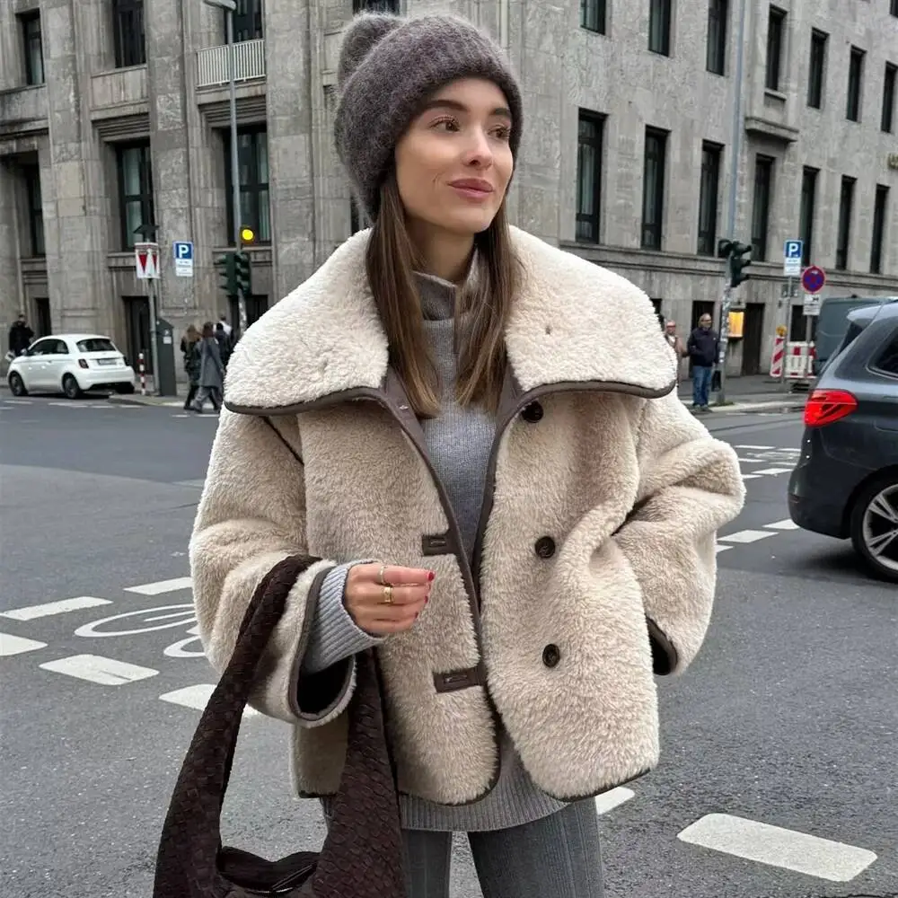 2025 Winter New Women's Clothing Style Casual Loose Warm Short Flip Collar Imitation Lamb Wool Jacket Coat