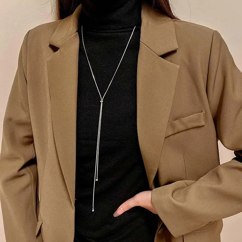 Temperamentvolle Edelstahl-Schlangenkette für Damen und Herren, minimalistische silberfarbene geometrische verstellbare Halskette, Schmuck. – Detail 6