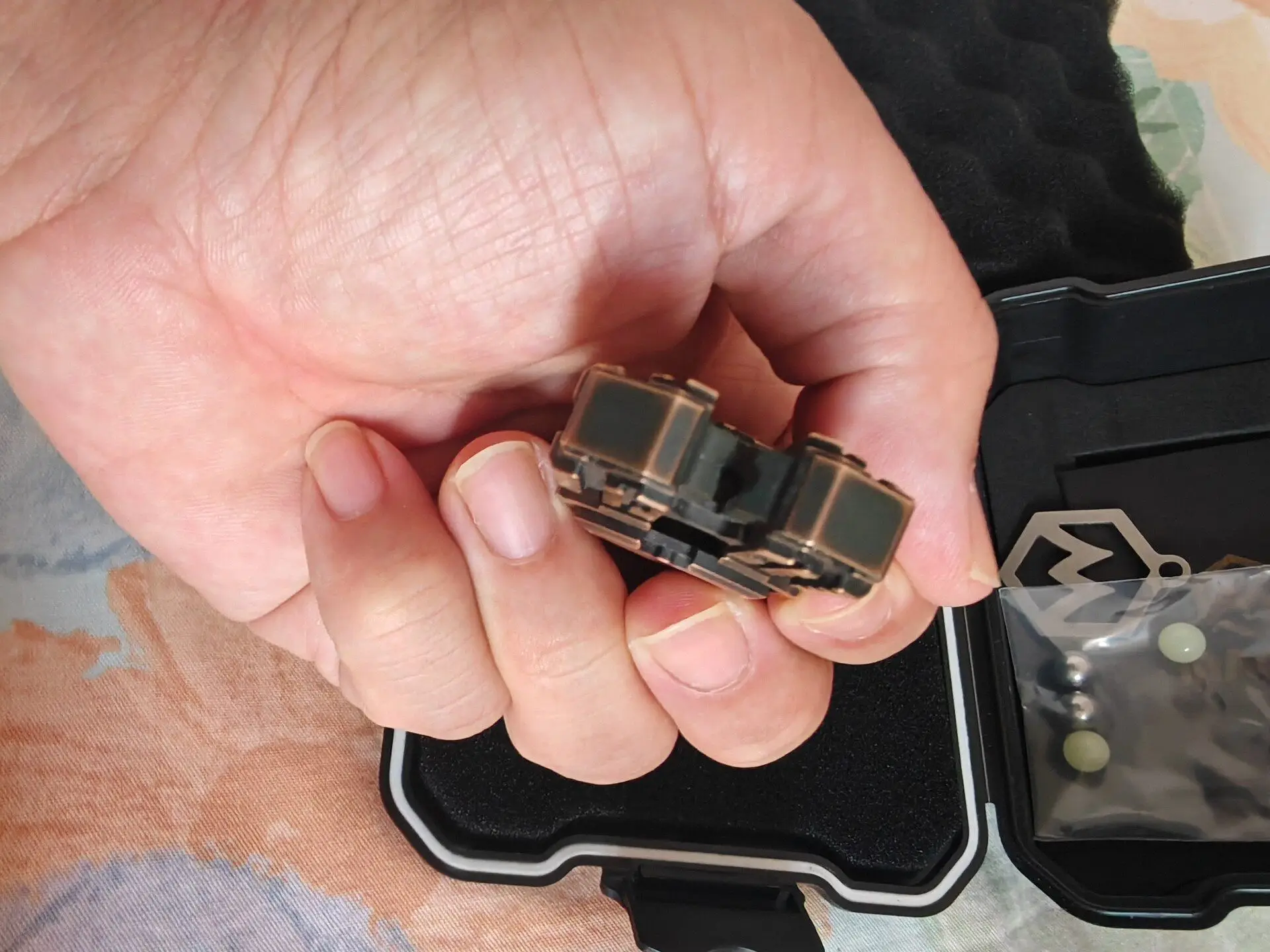 Used EDC MACKIE Copper Gluttony EDCEDC Decompression Toy