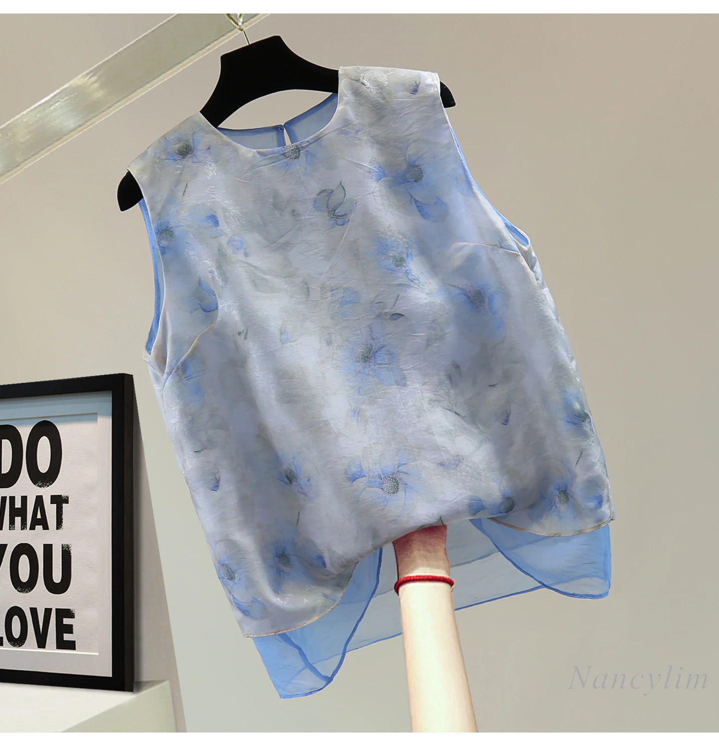 

Fake Two-piece Printed Crew Neck Sleeveless Blouse for Women, 2025 Summer Top, Glossy Casual Ladies Blue Chiffon Shirt