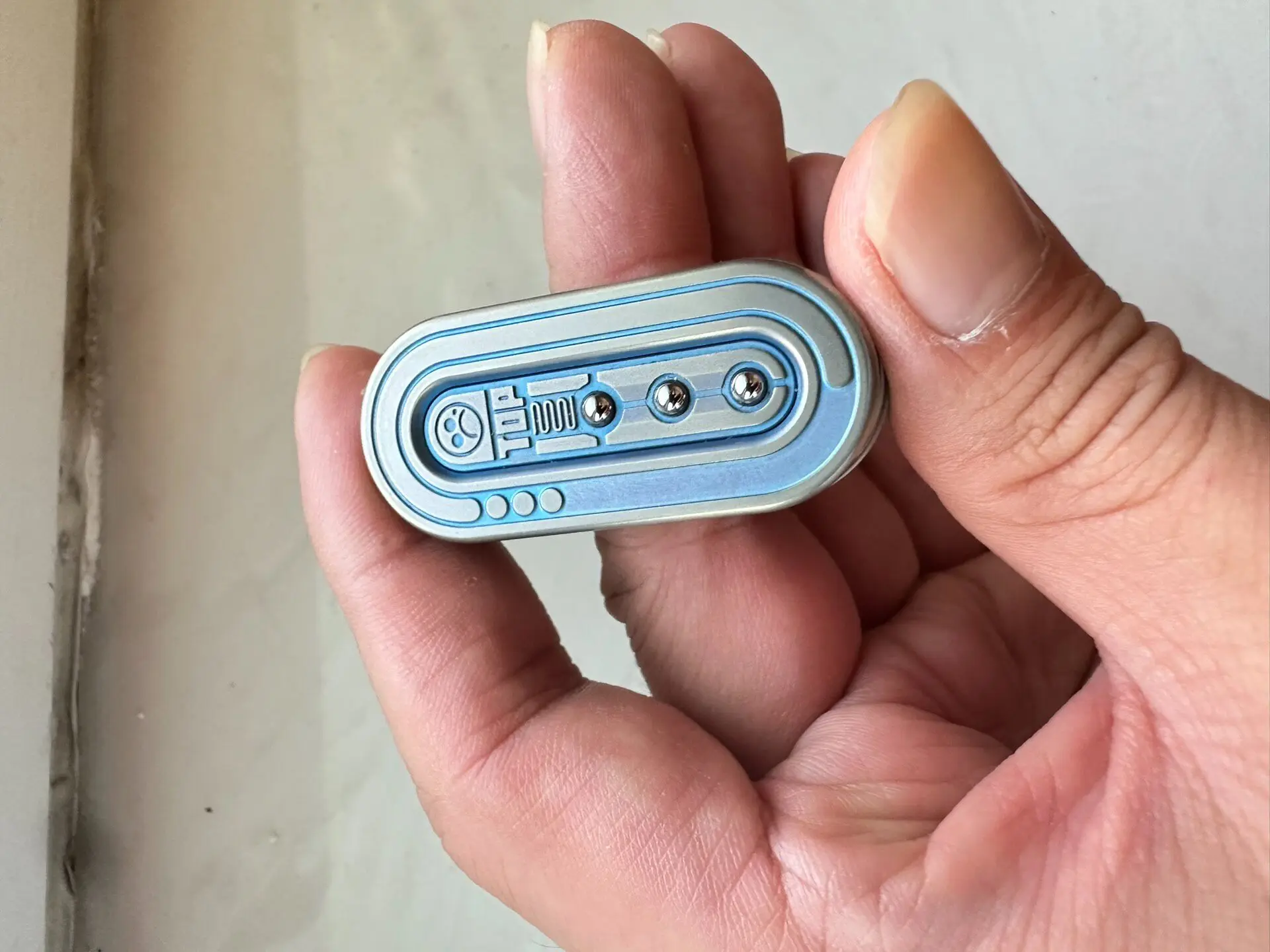 DZ zirconium blue gluttonous snake full product without bumps and scratches EDC metal push card