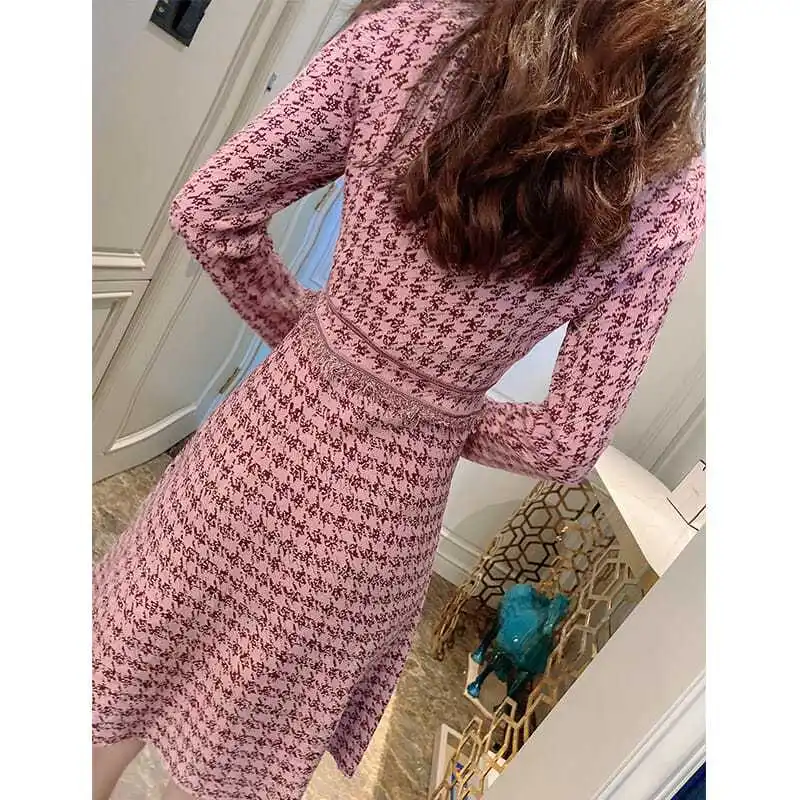2024 New Autumn Women\'s Small Fragrant Knitted Dress with V-neck Small Height and Waist Fashionable Age Reducing Skirt