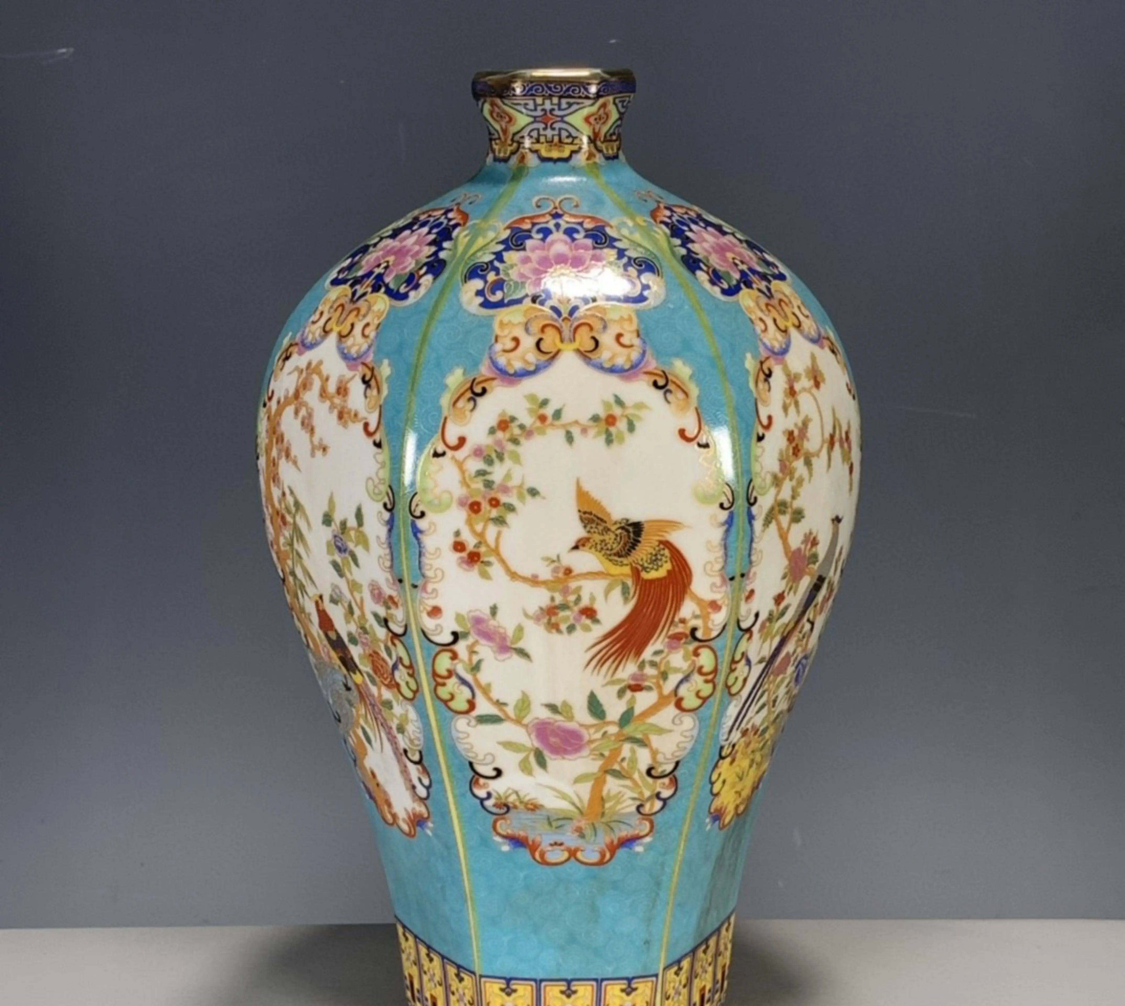 Qing Dynasty Yongzheng Lu Qinzhai Pink Painting Gold Flower and Bird Blue Glazed Hexagonal Vase Decoration