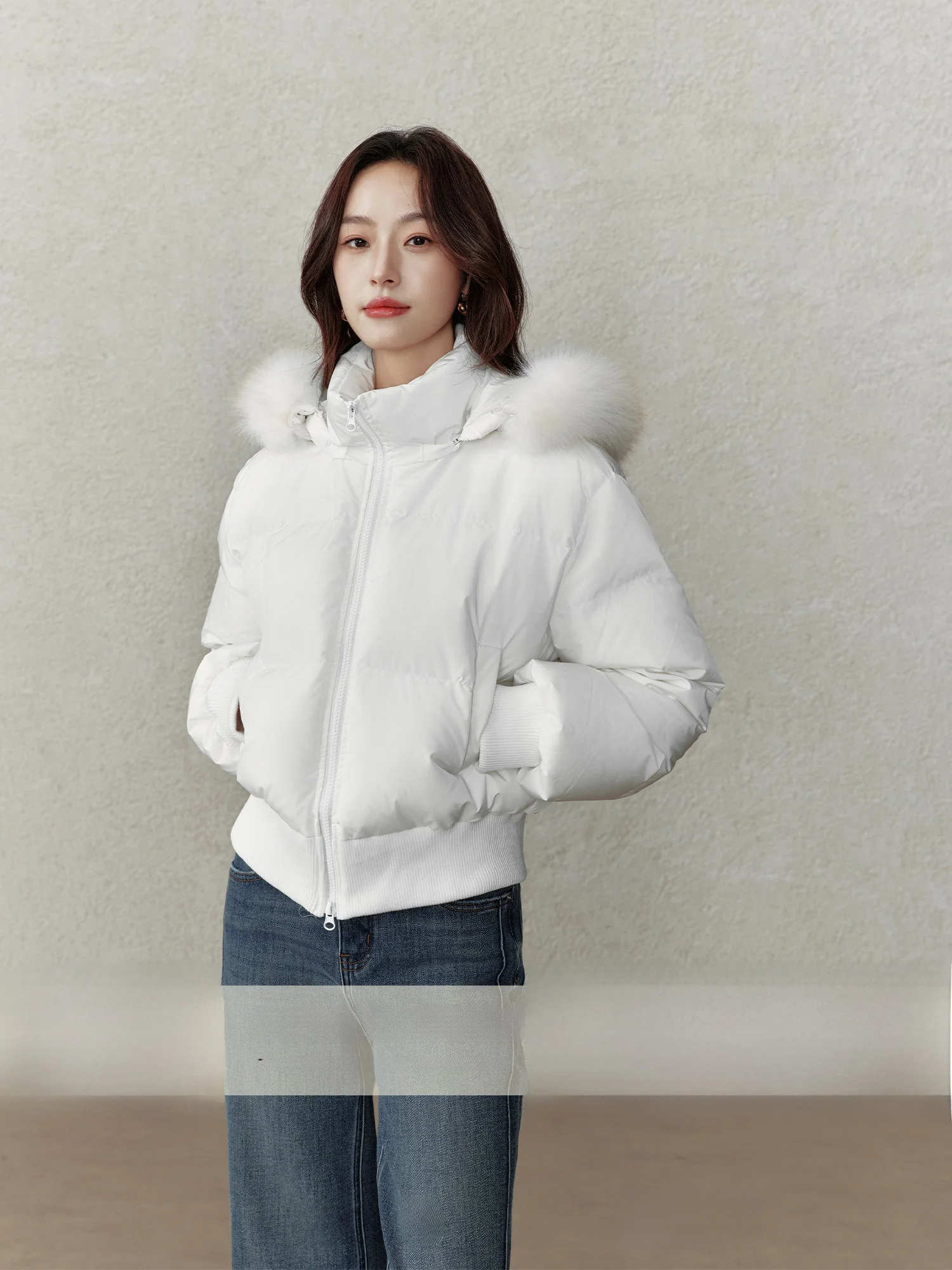 

Белая женская пуховая куртка с капюшоном, теплая зимняя верхняя одежда с пуховым воротником, простой крой, стандартная посадка, класс B, для женщин