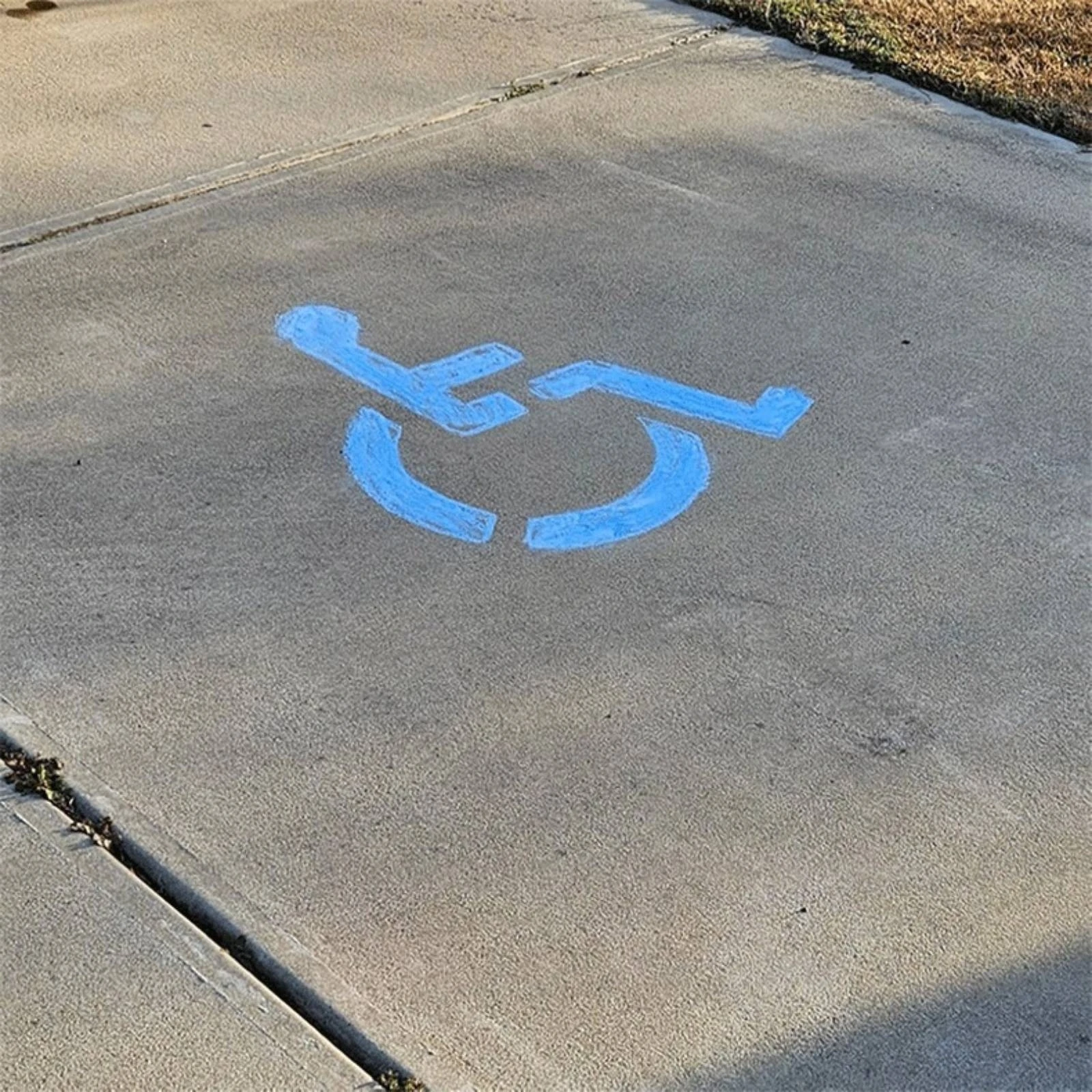 wheelchair-parking-symbol-stencil-long-lasting-wheelchair-accessibility-symbol-stencil-flexible-weather-resistant