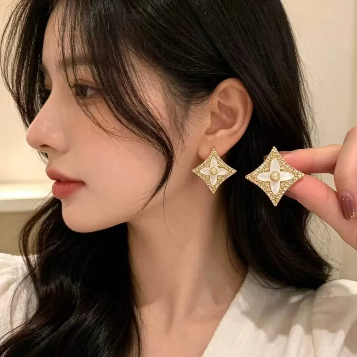 Vintage Gold Star Earrings Pave Diamond Border With Four Point Star Look Elegant Jewelry Gifts For Women Daily Summer Vacation
