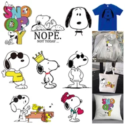 Simpatiche applicazioni di stiratura Snoopy per toppe di abbigliamento adesivi per trasferimenti di calore con motivo stampato in cartone animato fai da te per vestiti lavabili