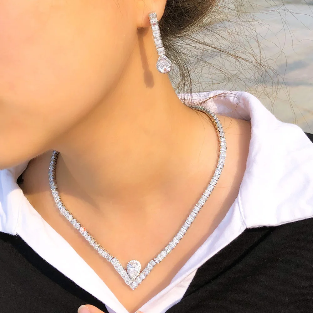 Pera Excelente Qualidade Brilho CZ Zircon Luxo Festa de Casamento V-Shape Gargantilha Colar Brinco para Conjuntos de Jóias Vestido De Noiva J553