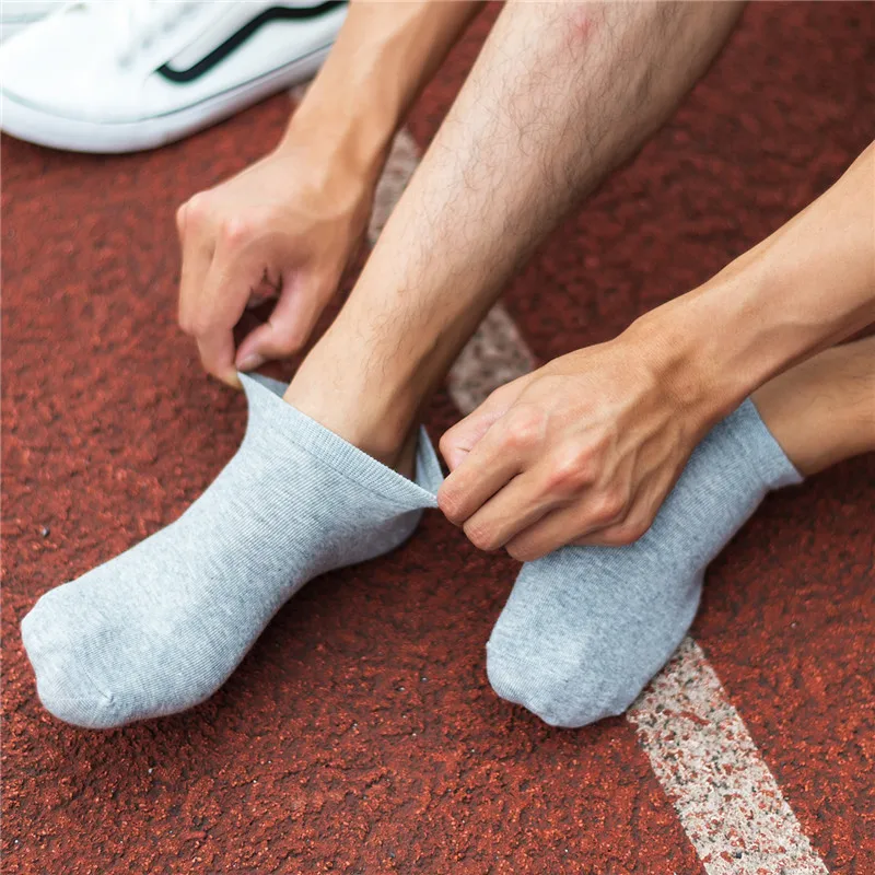 Lente en zomer heren pure kleur zijsokken katoenen low-end sokken zweetabsorberende onzichtbare bootsokken