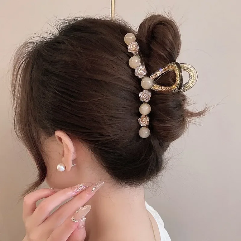 New Fashion Camellia Pearl Hair Clip Girls Elegant Ponytail Clip Shark Clip Sweet Big Crab Claw Hair Accessories Headwear