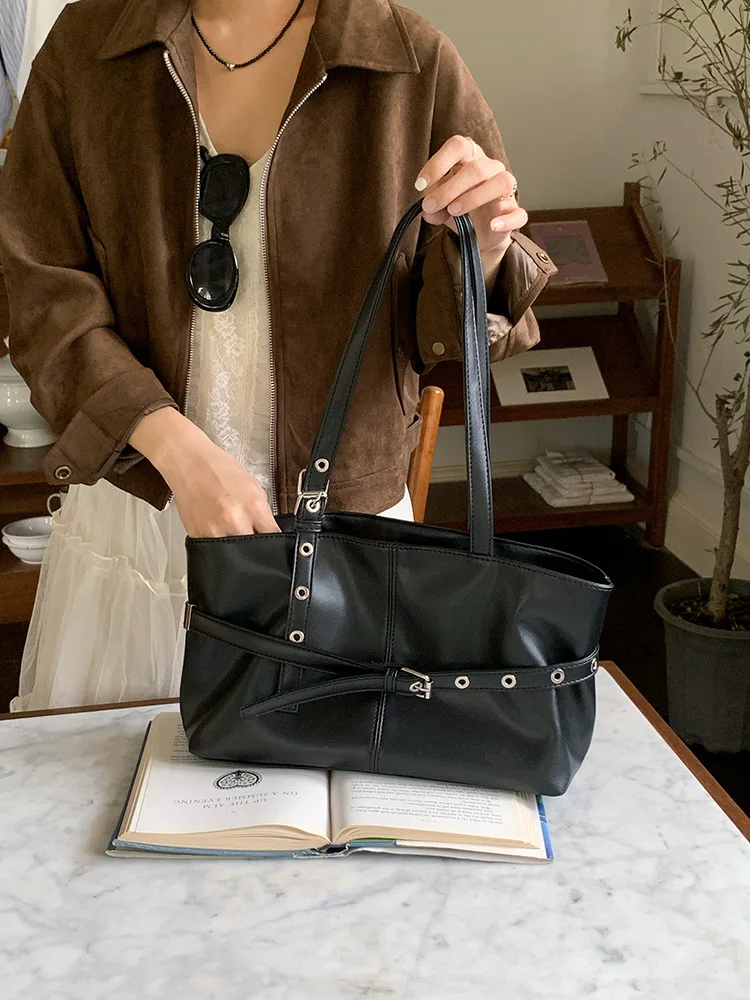 

Корейская сумка-тоут для подмышек, новинка 2025, большая вместительная универсальная мотоциклетная сумка на одно плечо для женщин