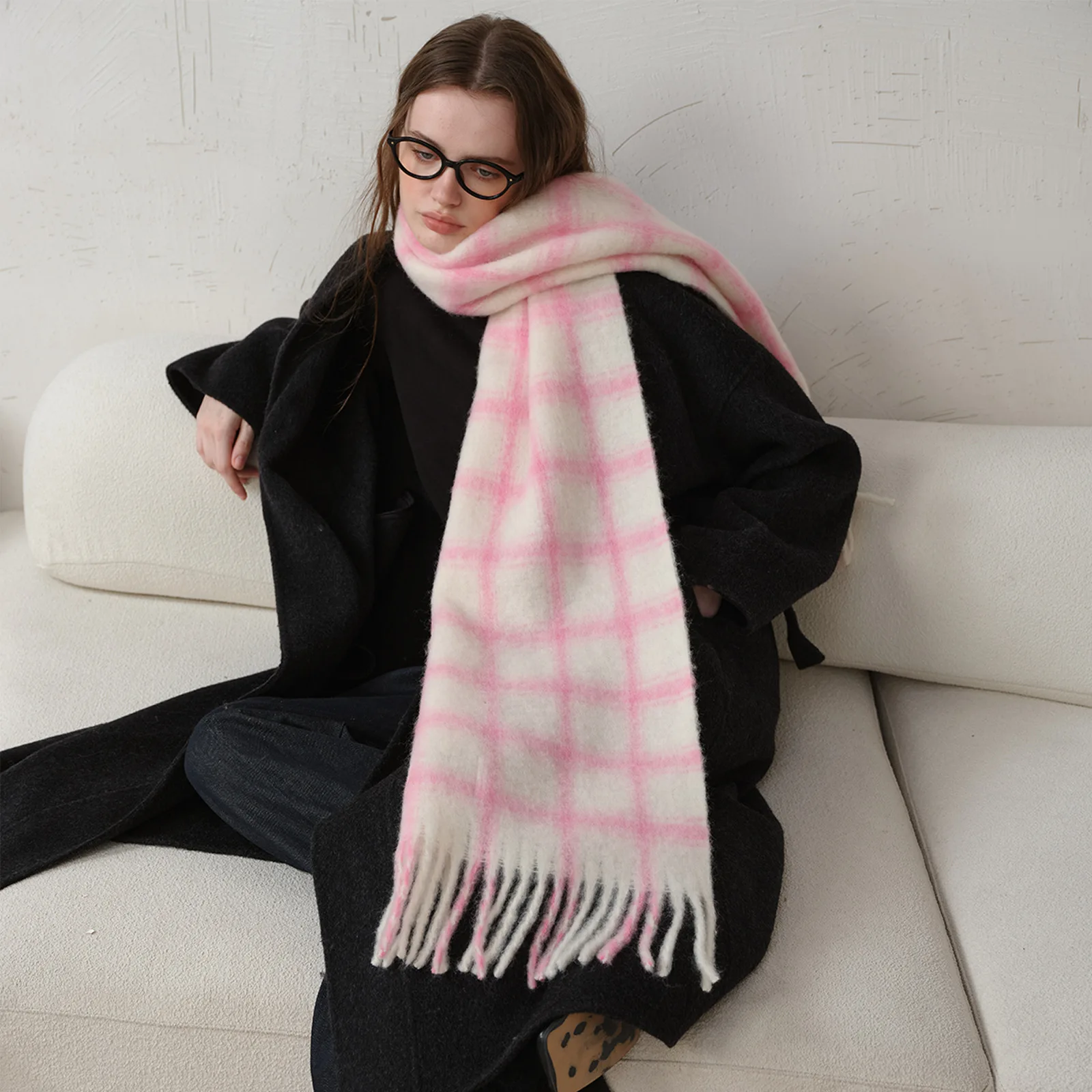 Design 20% Wool Plaid Scarf For Women Autumn/Winter Plus Soft And Simple Pink Plaid Scarves 208*34CM