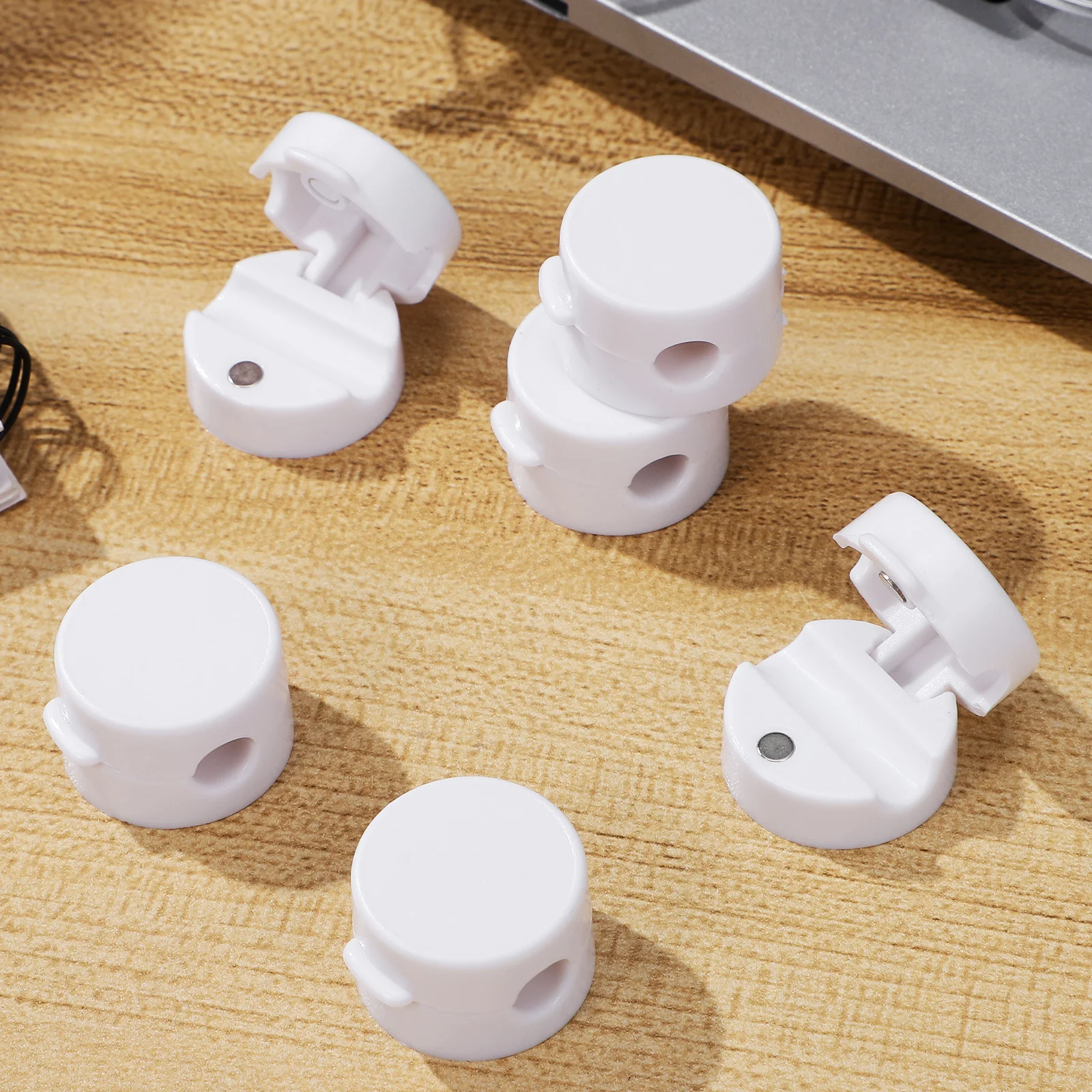 

6Pcs Magnetic Cable Clips Adhesive Cord Holder for Office Home Car Wire Organization Cord Organizer Magnetic Cable Clips
